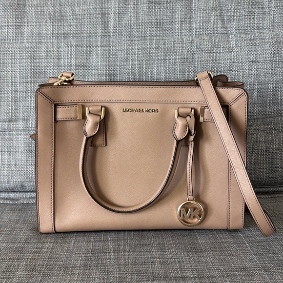 Michael Kors bag - Picture 1 of 7